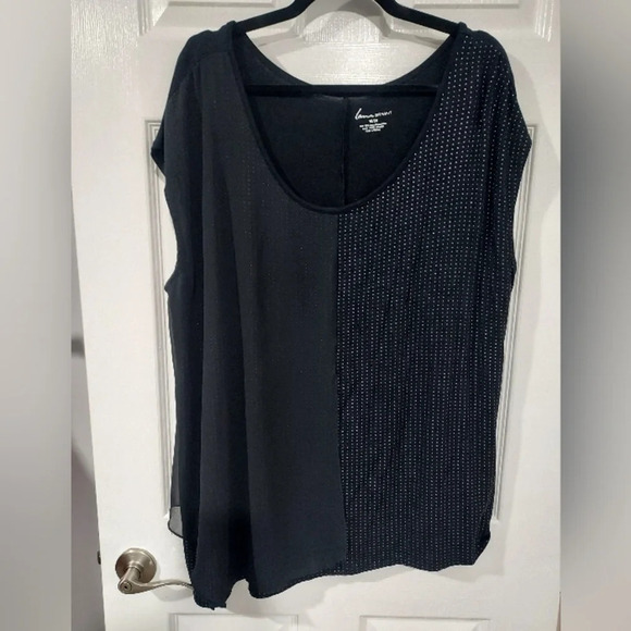 Lane Bryant Black with Studs Asymmetrical Length Tunic Top in Size 18/20 2X - Picture 1 of 9